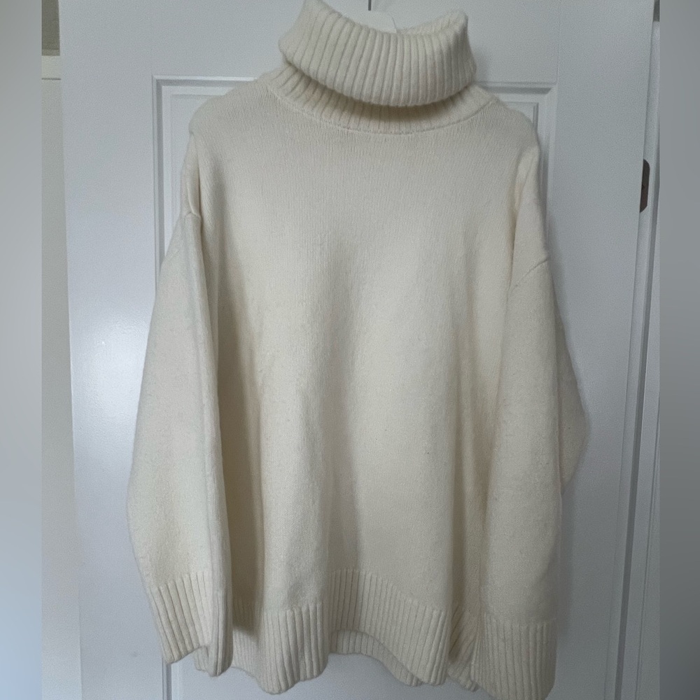 Monki White Sweater - Picture 2 of 3